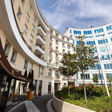 Hotel De Berny 4*